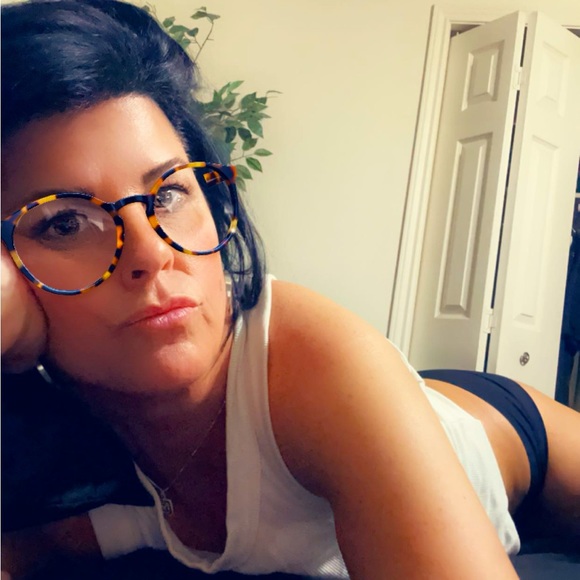 Meet your Posher, Daphne - Picture 1 of 2